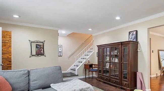 Foto del edificio - 220 Mount Lebanon Blvd