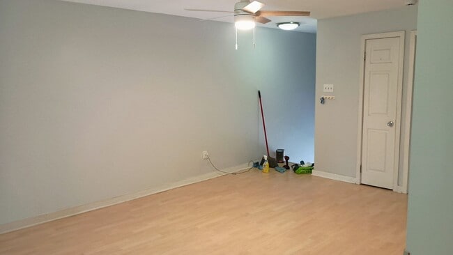 Building Photo - 5 Shannon Dr