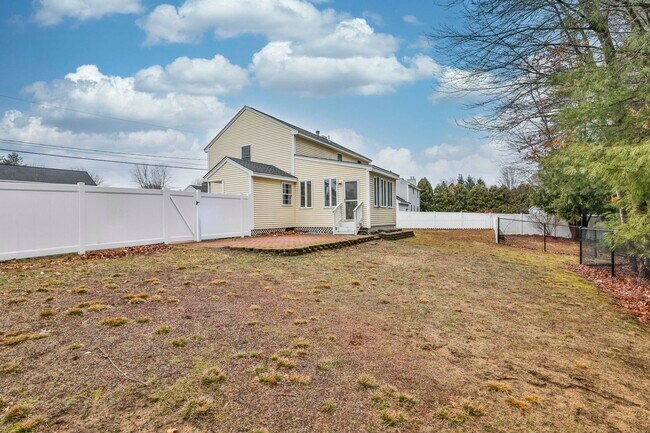 Building Photo - 54 Vandora Dr