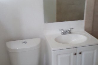 Baño - 932 Newton Ave S