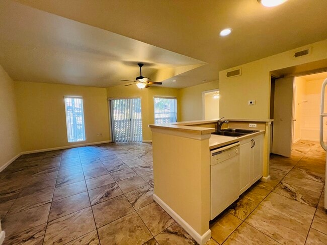 Building Photo - 4791 Via Palm Lakes Via