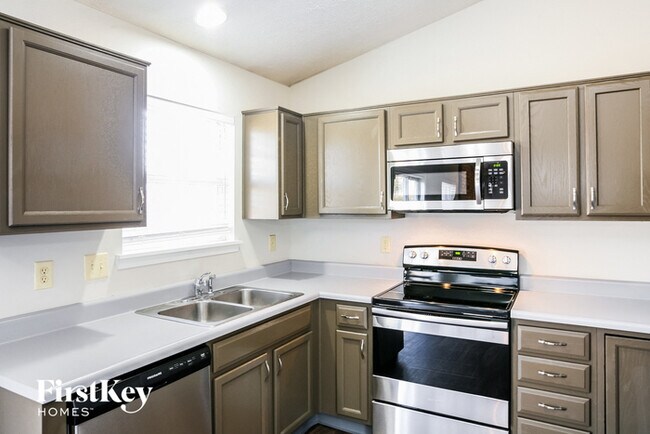Building Photo - 8908 Mallard Green Dr