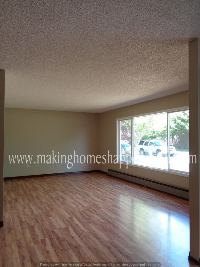 Building Photo - 1065 SE Lewis St