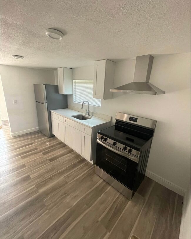 Building Photo - 1620 Ewing Ave