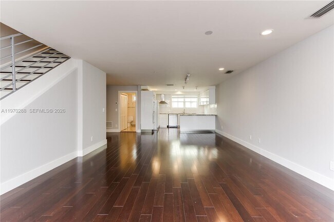 Foto del edificio - 623 NE 8th Ave