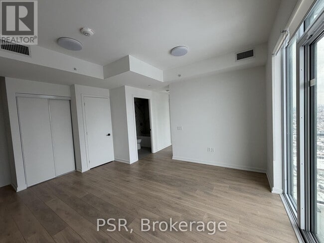 Building Photo - 10 Graphophone Grv