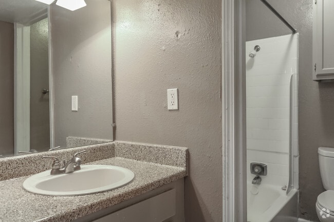 Bathroom - Banyan Cove