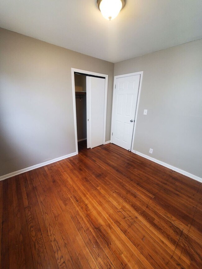 Building Photo - 5822-5824 N 93rd St. (Duplex)
