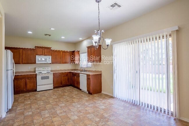 Foto del edificio - 15967 N Cristine Ln