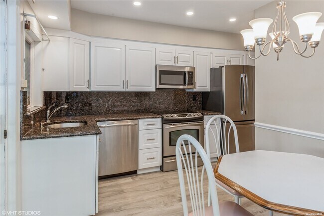 Foto del edificio - 863 Dogwood Ave