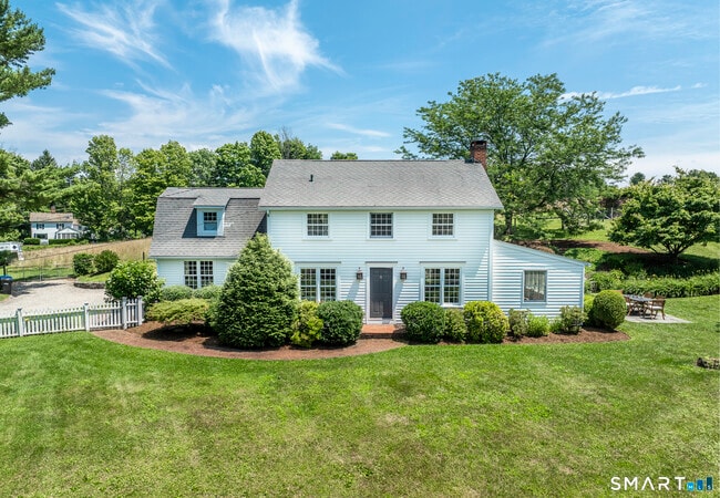 Foto del edificio - 50 Warner Rd