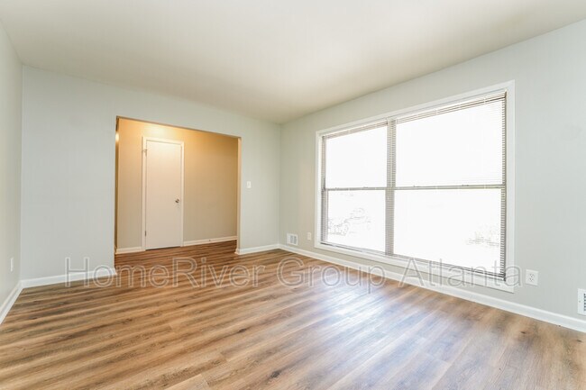 Building Photo - 3691 Glen Falls Dr