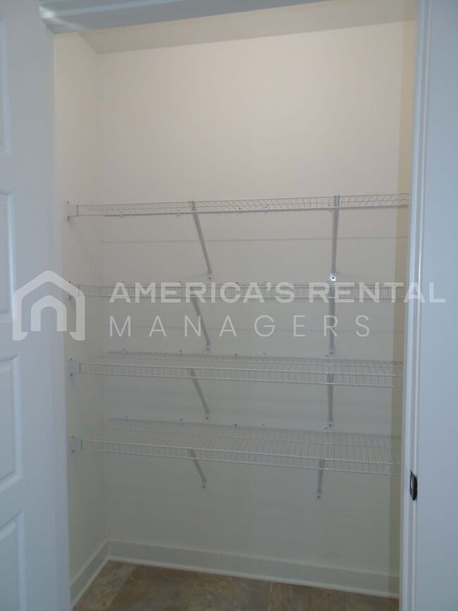 Foto del edificio - Home for Rent in Talladega! COMING SOON!
