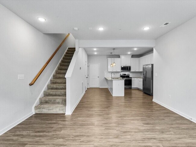 Foto del edificio - 5925 Laurel Bed Ln