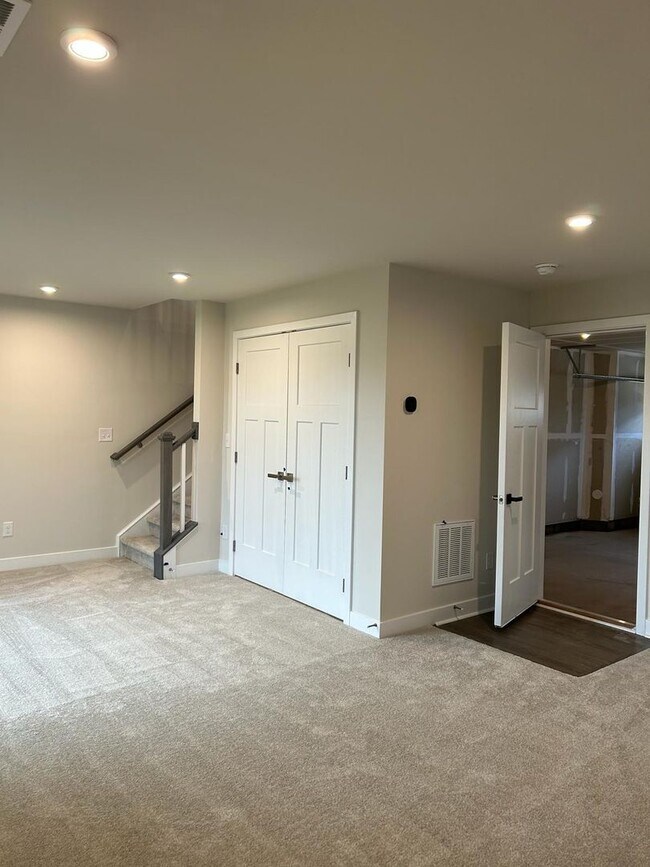 Foto del edificio - Three-Story Townhome