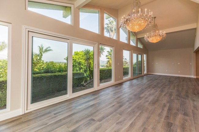 Foto del edificio - 834 Cloverview Dr