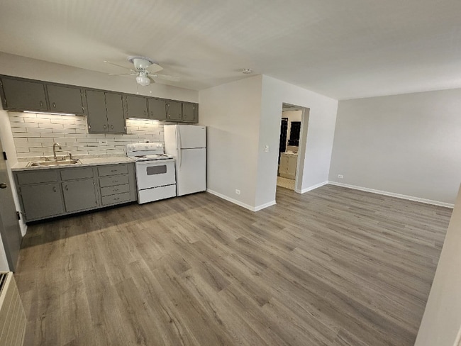 Photo - 4855 Elm St Apartment