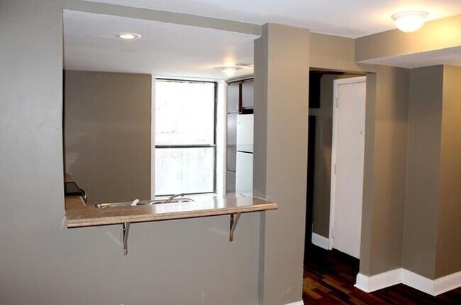 Foto del edificio - 6100 S Dorchester Ave