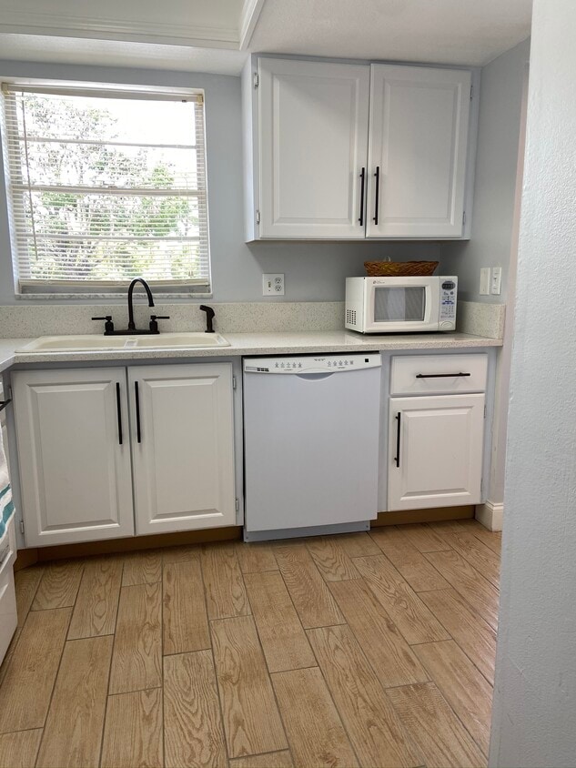 Primary Photo - 18081 SE Country Club Dr