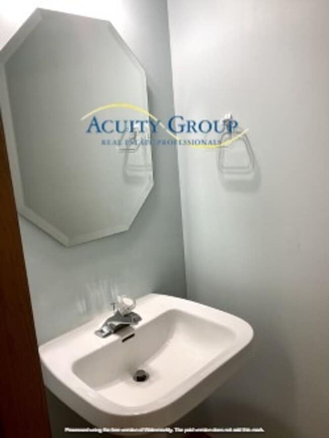 Building Photo - 2BR, 2BA Otsego Townhome for Rent