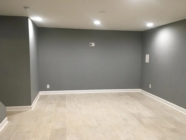 Building Photo - 6909 Brook Bend Way