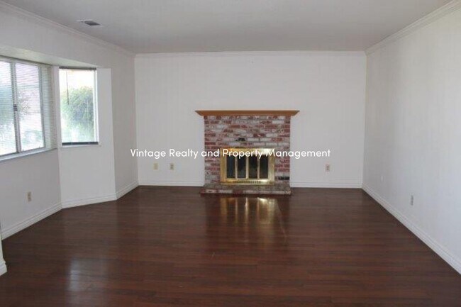 Foto del edificio - Back On The Rental Market Nice Single Story 3 Bedroom Home!!!