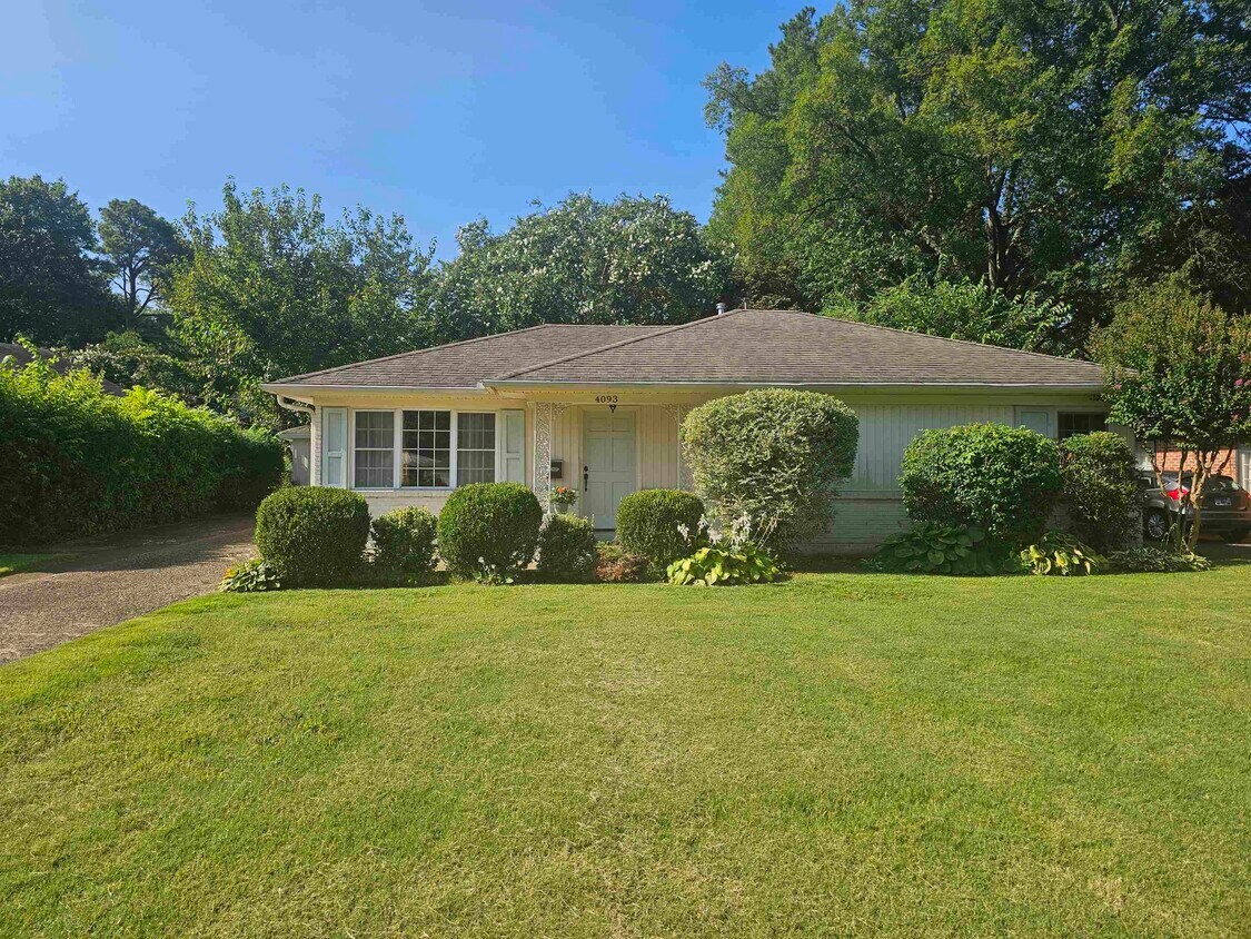 Foto principal - 4093 Hilldale Ave
