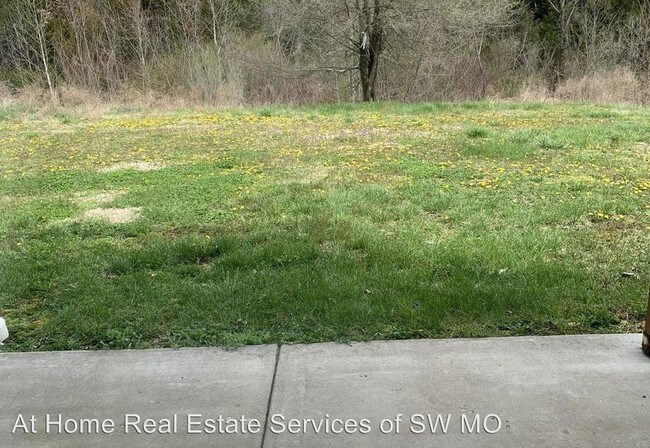Building Photo - 105 Garden Cir