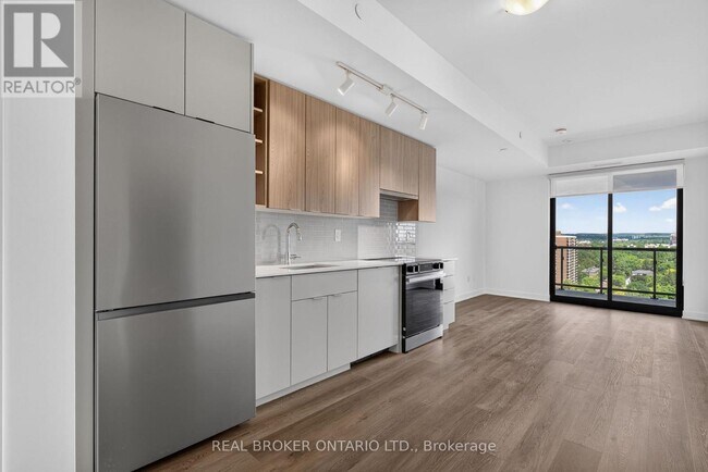 Photo du bâtiment - 2075 Lakeshore Rd.