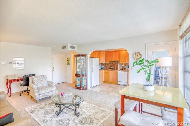 Foto del edificio - 1750 NE 115th St