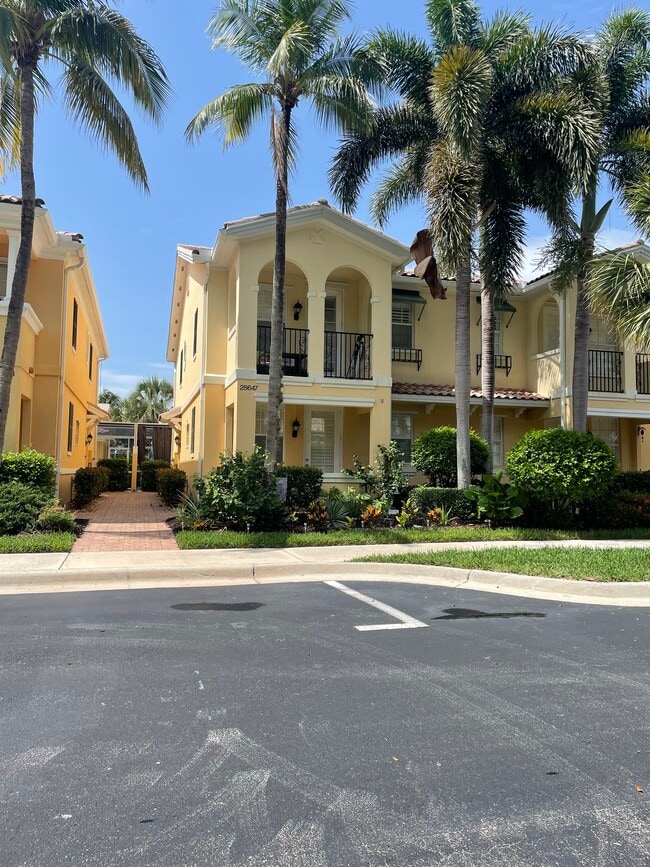 Building Photo - 28647 Alessandria Cir