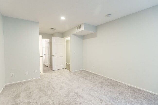 Interior Photo - 816 S. Bundy Dr
