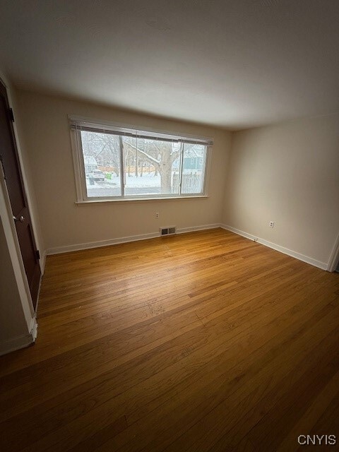 Building Photo - 103 Drexler Ave S