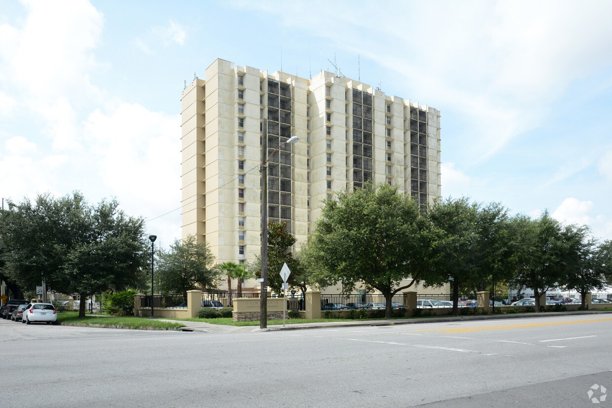 Primary Photo - Palma Avenue