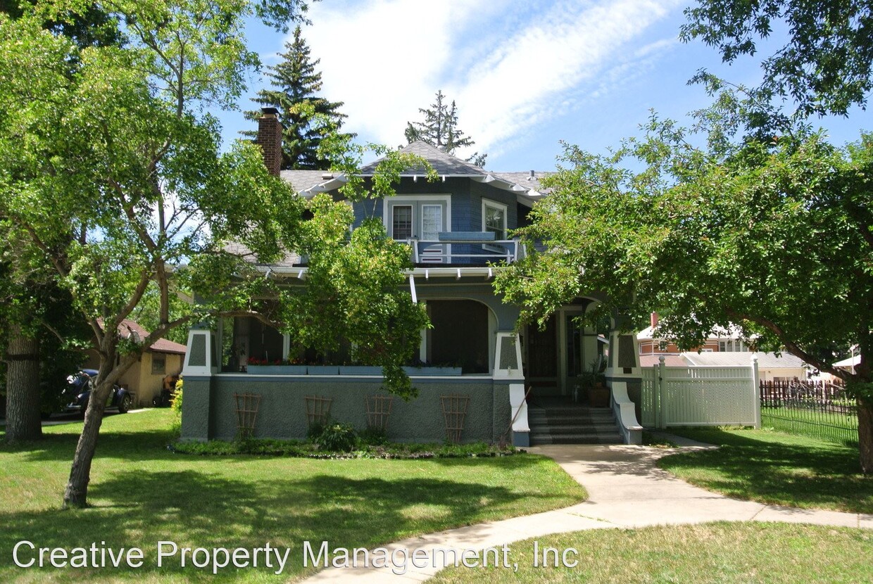 Primary Photo - 3 br, 2.5 bath House - 300 9th St SE