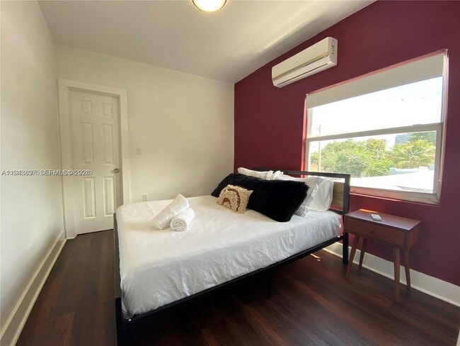 Building Photo - 274 NW 32nd St