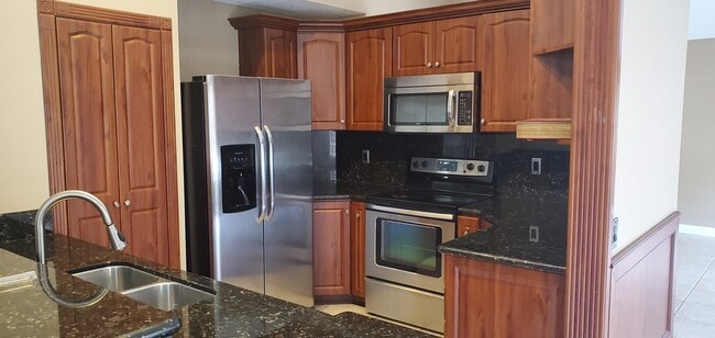 Building Photo - 1455 Mira Vista Cir