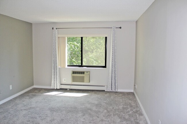 Building Photo - 14050 E Linvale Pl