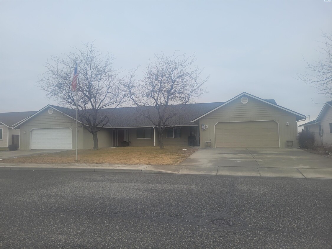 Foto principal - 7024 W 1st Ave