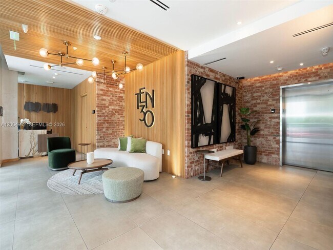 Building Photo - 1030 15th St