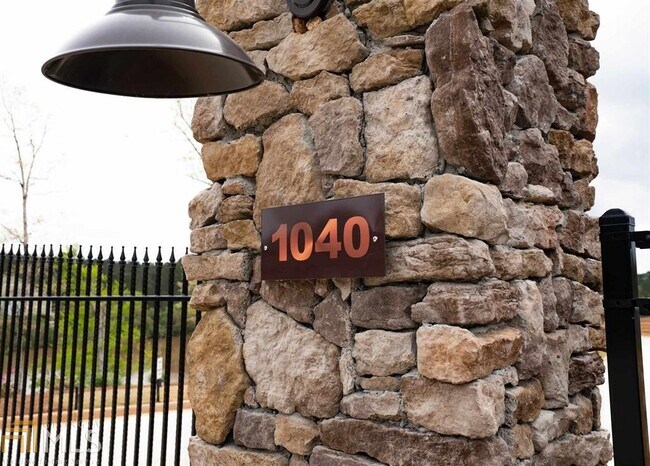 Building Photo - 1040 Park Ct