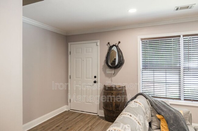 Foto del edificio - 105 Westchester Dr