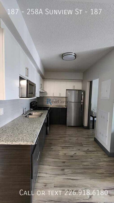 Photo du bâtiment - 258A-258A Sunview St