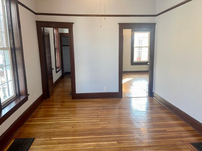 Building Photo - 3439 W Fulton Blvd