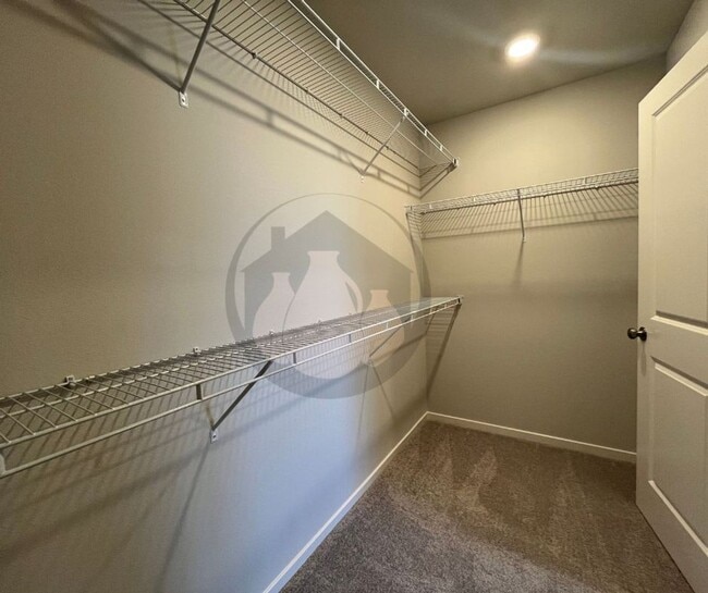 Building Photo - Brand New Build Ready to move in--