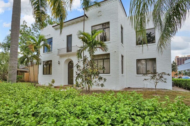 Building Photo - 1656 Polk St