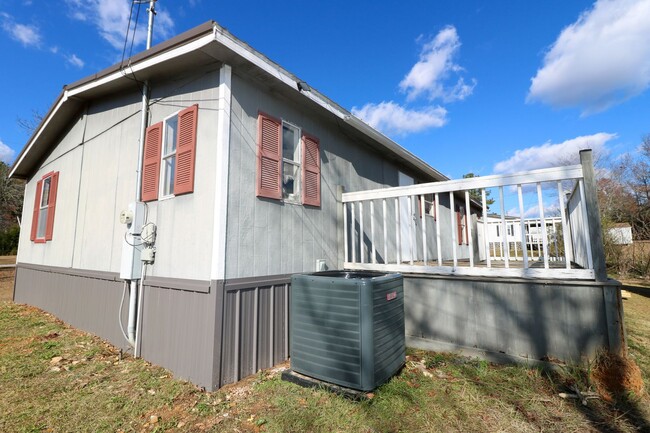 Foto del edificio - Remodeled Home in Lincoln, AL