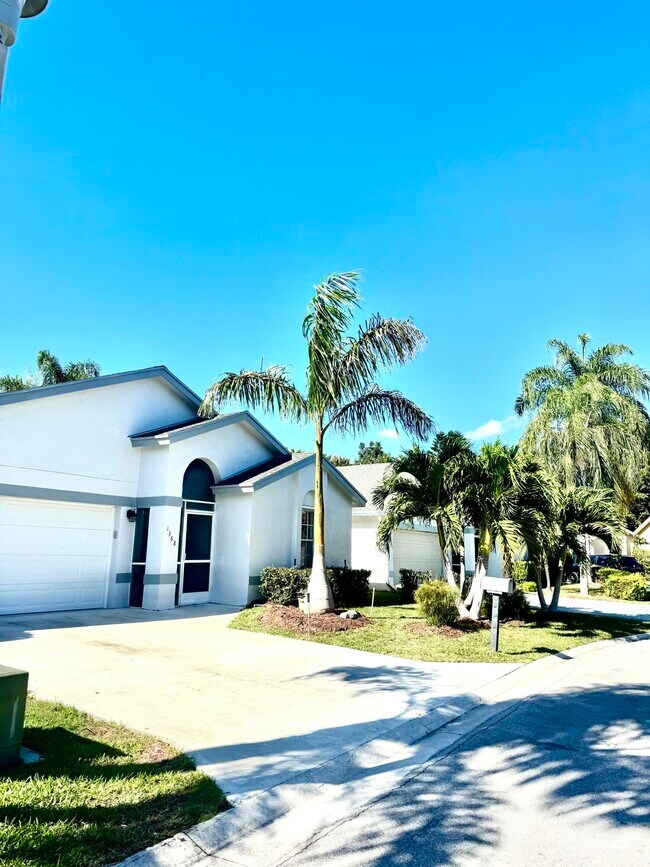 Foto del edificio - 1368 Waterway Cove Dr