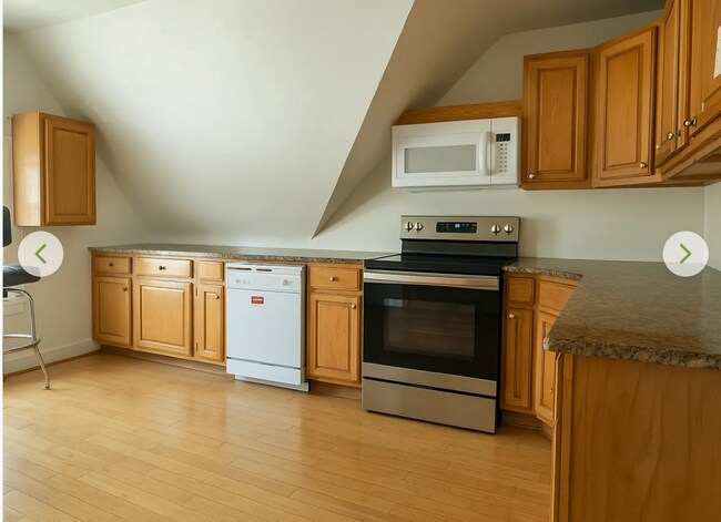 Foto del edificio - No Fee! All Inclusive Dorm Style Room Rent...