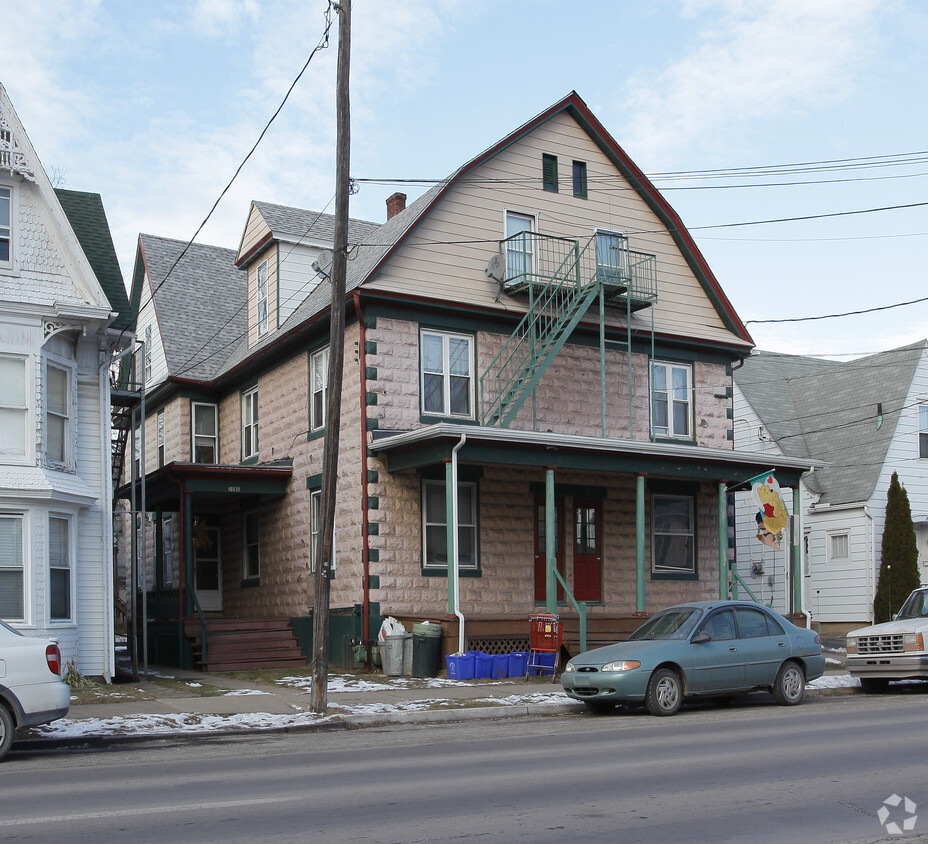 Building Photo - 209-211 E 2nd St